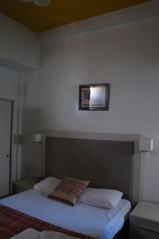 Sky Hotel Nicosia Kültér fotó