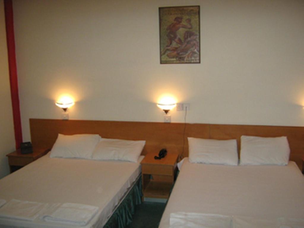 Sky Hotel Nicosia Szoba fotó